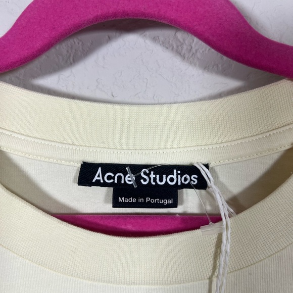 NWT Acne Ivory Light Yellow Top with Embroidered Face Patch Small - Picture 3 of 5